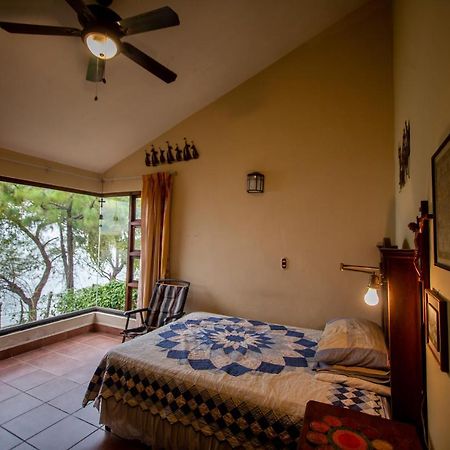 Santa Maria Del Lago Guest House San Pedro La Laguna Exterior photo