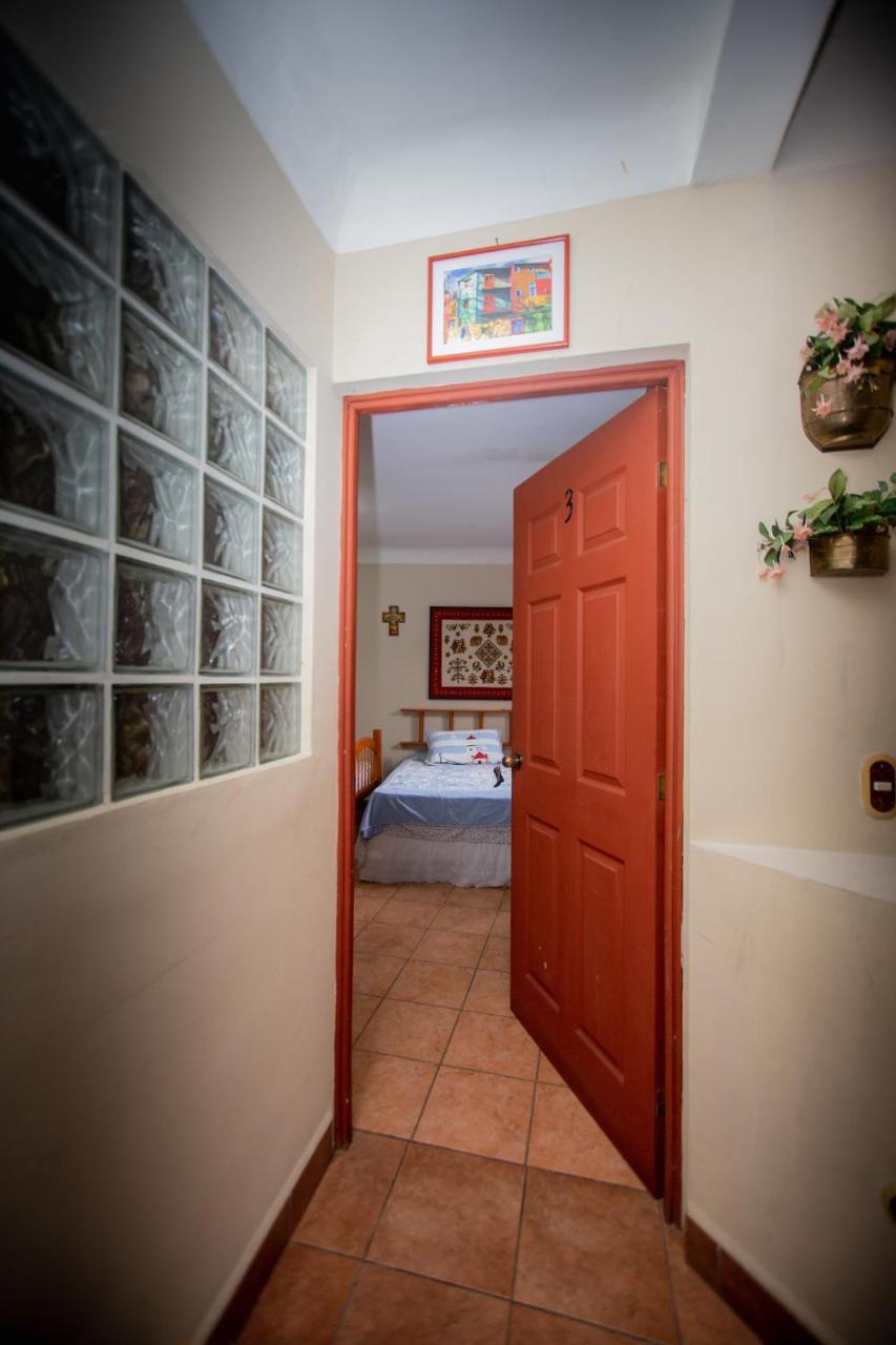 Santa Maria Del Lago Guest House San Pedro La Laguna Exterior photo