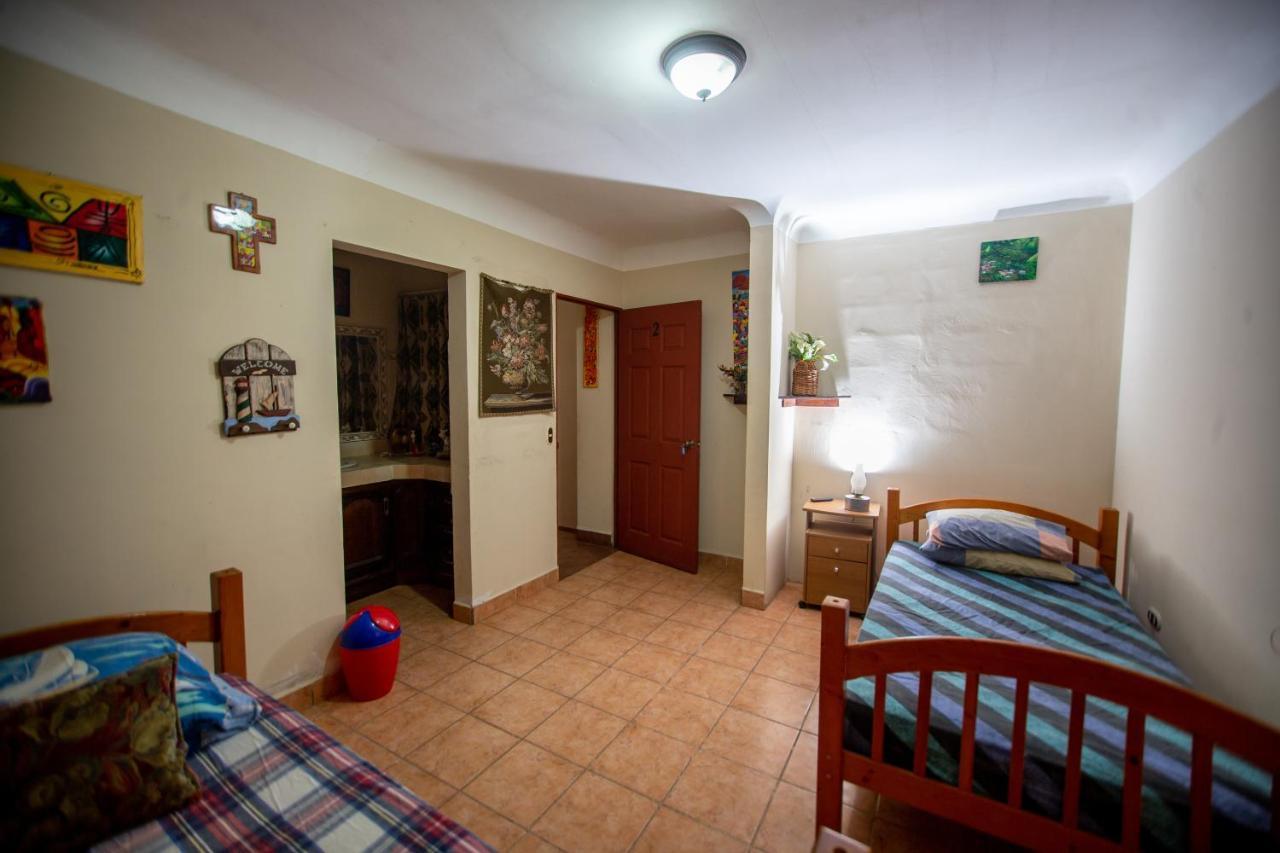 Santa Maria Del Lago Guest House San Pedro La Laguna Exterior photo