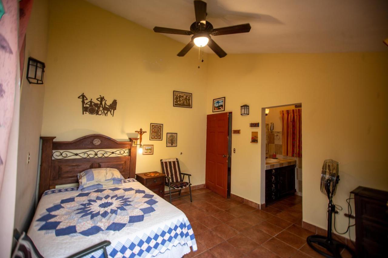 Santa Maria Del Lago Guest House San Pedro La Laguna Exterior photo
